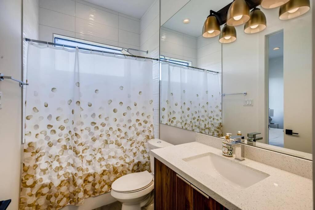 4 Story Home Mins To Downtown Houston With City Views Exterior foto