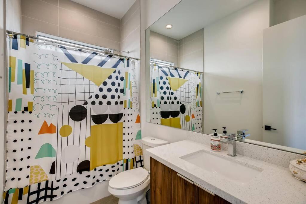 4 Story Home Mins To Downtown Houston With City Views Exterior foto