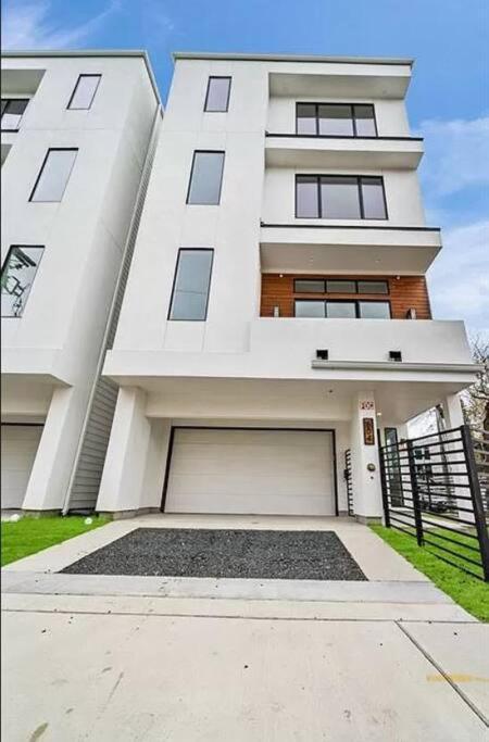 4 Story Home Mins To Downtown Houston With City Views Exterior foto