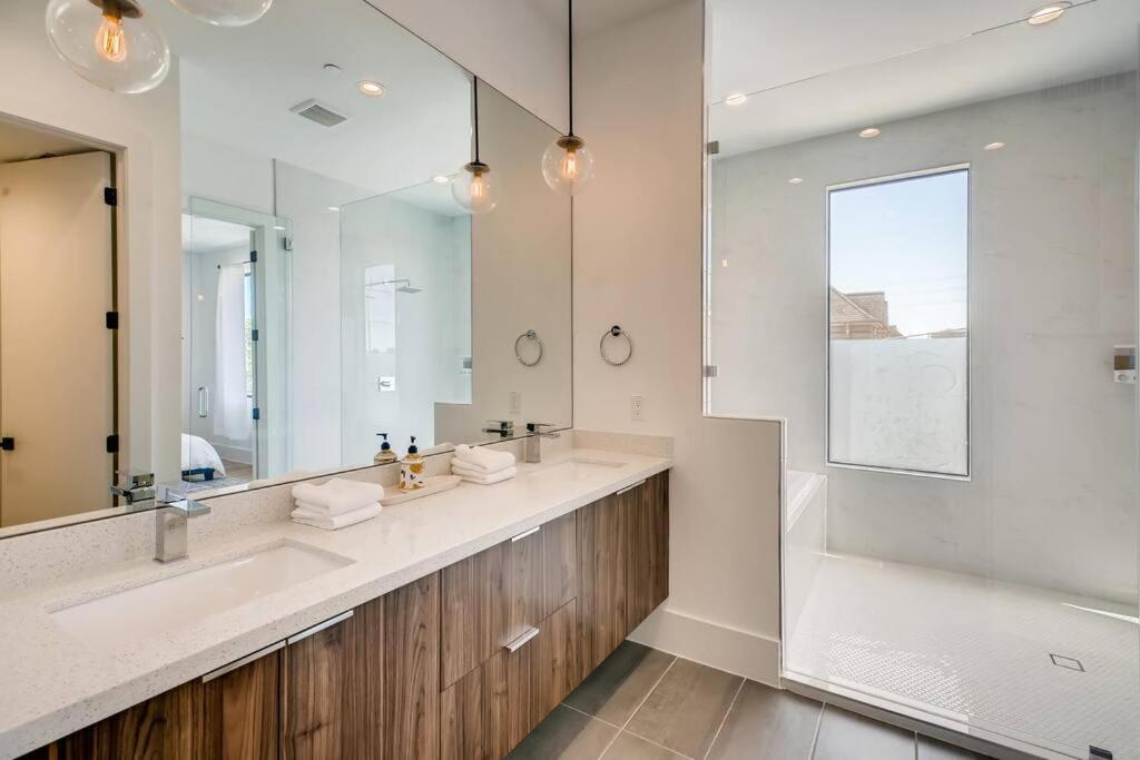 4 Story Home Mins To Downtown Houston With City Views Exterior foto