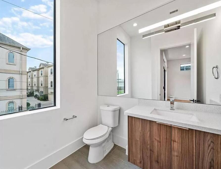 4 Story Home Mins To Downtown Houston With City Views Exterior foto