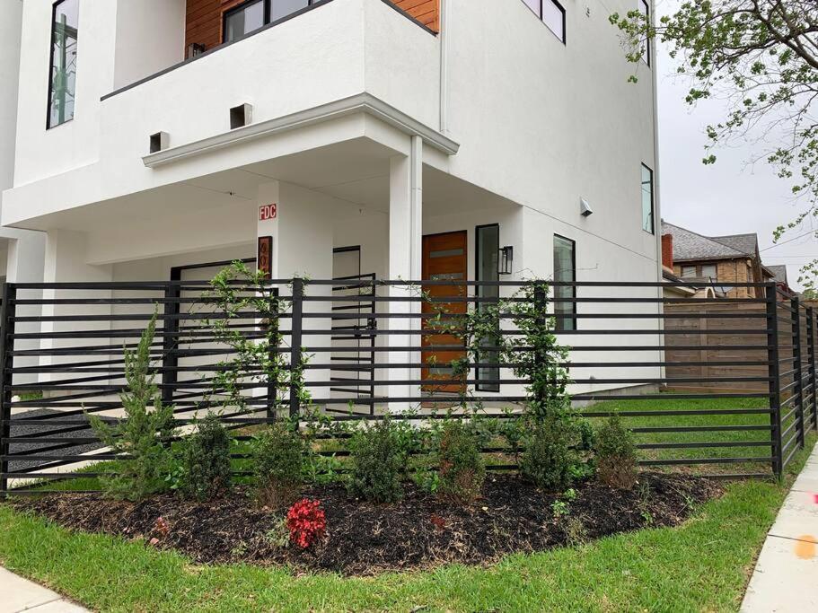 4 Story Home Mins To Downtown Houston With City Views Exterior foto